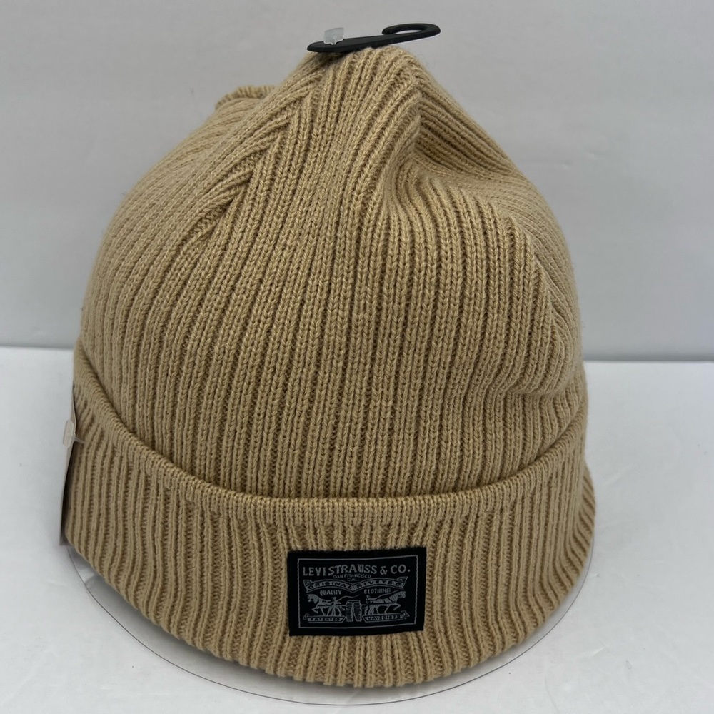 LEVI’S, TAN WARM COMFORTABLE BEANIE, LINED WITH FLEECE, UNISEX, ONE SIZE